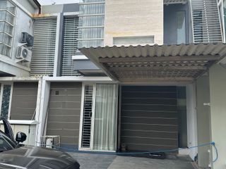 Rumah Bagus Ada Furnish di Gununganyar Dekat Merr dan Tol
