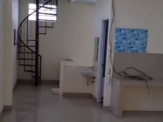 Ruko di Holis 3 Lantai Siap Pakai Lokasi Strategis dan Ramai