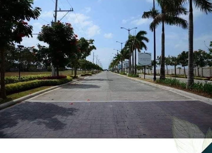 Grasslands Drive, Santo Domingo, Santa Rosa, Laguna image 3
