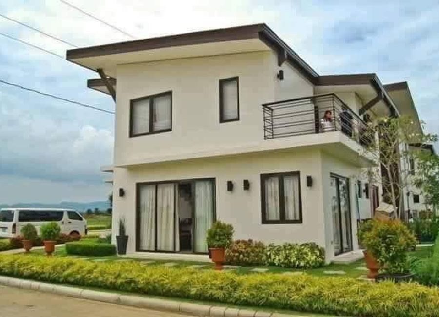 Grasslands Drive, Santo Domingo, Santa Rosa, Laguna image 2