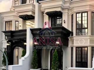 LUXURY TOWNHOUSE WITH PRIVATEPOOL AND UNDERGROUND ELECTRICITY