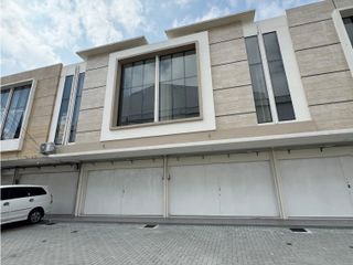 Ruko Siap Huni di Area Hidup dekat Transmart Buahbatu