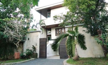 Villa Tropical Modern Lingkungan Villa Pecatu Indah Ungasan Bali