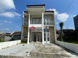 Rumah Siap Huni di Bella Mansion Kediri – Modern %26 Nyaman!