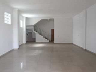 Cicendo, Bandung Ruko 3 Lantai lokasi sangat ramai Cocok utk usaha dll