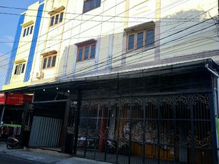 Ruko 3 Lantai lokasi strategis di Jl. Nuri