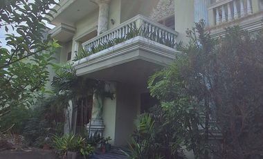 Dharmahusada, Raya.. Komersial area.
