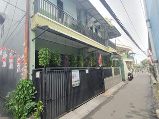 Kos²an 2 lantai di Pasar Rebo