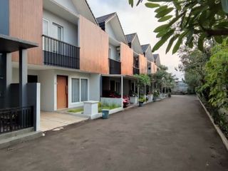Rumah 2 lantai di Bintaro Cluster ada Private kolam renang Dewasa