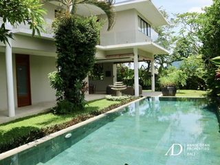 FREEHOLD MODERN DESIGN VILLA IN TUMBAK BAYUH CANGGU