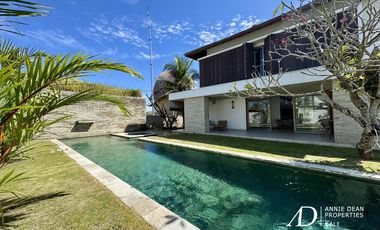 FREEHOLD | CLASSIC MODERN VILLA WALK TO THE BEACH IN CEMAGI
