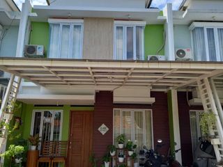 Rumah dua lantai terawat, strategis dan murah di Jatiasih Bekasi