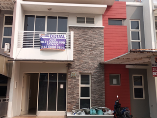 Dijual BU Rumah Golf Lake Rapih Dan Bersih