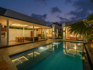 VILLA LEASEHOLD MODERN BEBAS BANJIR DI SEMINYAK