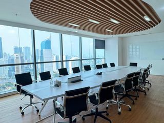 Sewa Kantor Sudah Siap Huni 731 m2 di UOB Plaza Thamrin, Hrg Nego