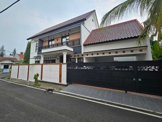 Rumah Bangunan Baru 2 Lantai di Bumi Puspitek Asri BSD