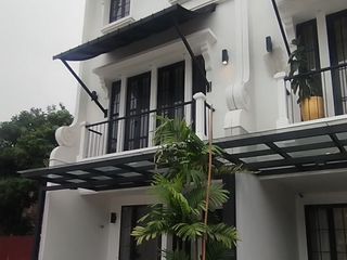 Dijual Rumah di The mension