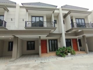 Rumah siap Hunni lokasi dkt dr sekolah ricci