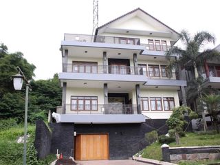 Dijual Investasi Menguntungkan Villa Mewah di Kawasan Elit Dago Resort