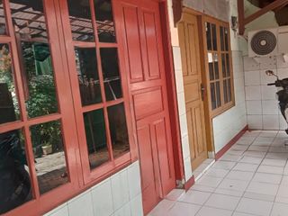 DIJUAL RUMAH KONTRAKAN DALAM GANG AREA BUNGUR RAYA CIRACAS