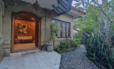 Rumah luas 350 m2 di Taman Griya Jimbaran Bali