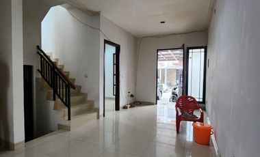 RUMAH GREENLAKE SIAP HUNI
