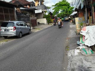 FOR RENT RUKO BARU 2LT AKSES PARKIR LUAS LOKASI PADAT DI DENPASAR