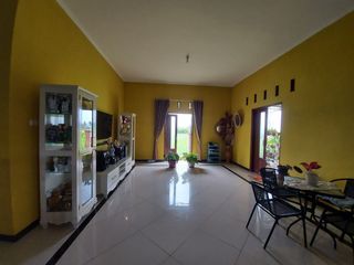 Dijual 2 rumah satu lokasi, view sawah dan gunung. Daerah Mungkid