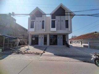 RUKO Baru 2 lantai Pinggir Jalan Utama Cibiru Hilir dkt Kampus UPI,Bdg