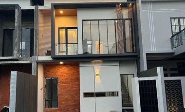 Rumah Mewah Strategis 2 Lantai Tengah Kota Purwokerto
