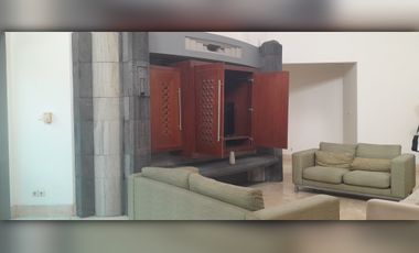 Rumah Luas dan Mewah Menteng Jakarta Pusat Dilalui Transportasi Umum