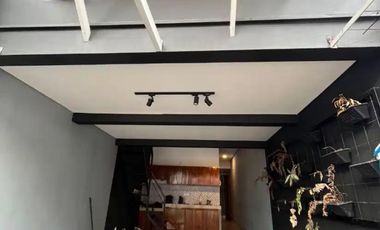 Rumah Baru Model Industrial Furnish di Seturan Dkt Kampus UPN Dan YKPN