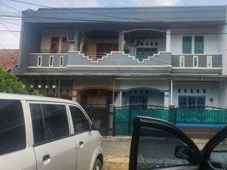 3. rmh kontrakan.    hrg. bgs.   dekat. ps. lembang. njop. 2.5m.  jual dibwh. njop.      3. rmh. semua. full. dikontrakiin