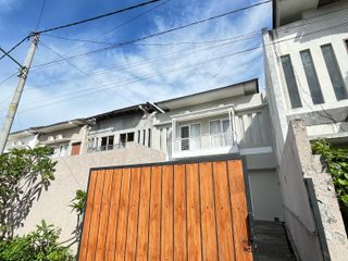 Dijual Villa di Batu Layar dekat pantai