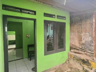 SMALL HOUSE FOR SALE IN KELURAHAN CIPAYUNG, JEMBATAN SERONG DEPOK 28SQM GOOD LOCATION NEED TO SELL FAST