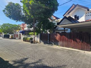 Dijual rumah lantai 2 lokasi di mertanadi