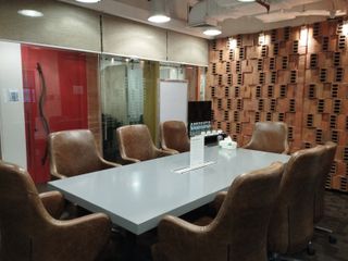Regus Apple One Equicom Tower: Serviced office for 10 people