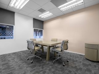 Fully serviced private office space for you and your team in Regus 8 Rockwell