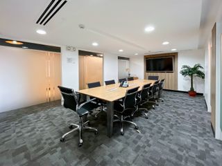 Fully serviced office space for you and your team in Regus Marco Polo