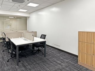 Join a collaborative coworking environment in Regus One Vertis Plaza