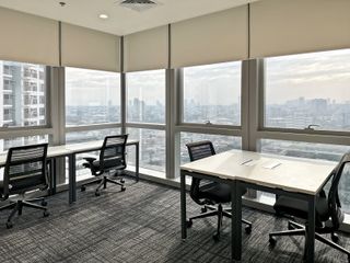 All-inclusive access to professional office space for 1 person in Regus One Vertis Plaza