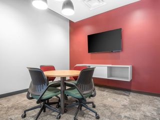 Private office space for 4 employees in HQ Laureano di Trevi Tower