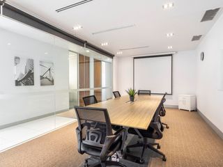 Regus Alveo Park Triangle Tower: Serviced office for 10 people