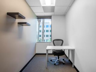 All-inclusive access to professional office space for 2 employees in Regus E-Square Mall