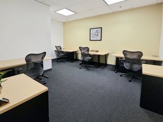 All-inclusive access to professional office space for 3 employees in Regus i2 Building
