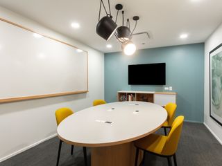 Tailor-made dream offices for 5 employees in Spaces The Stiles Enterprise Plaza