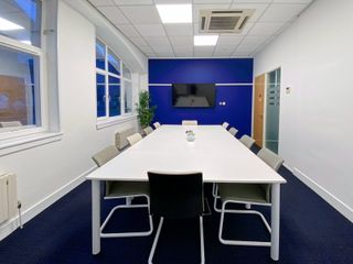 Move into ready-to-use office space for 10 employees in HQ Kalayaan Building