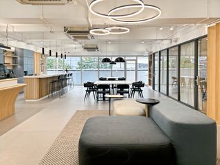 Flexible coworking memberships in Regus AMA Tower