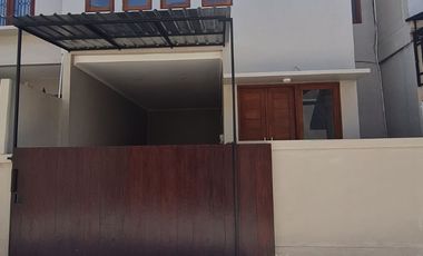 Rumah Baru Modern Dijual, di Padangsambian, Denpasar Barat Area