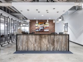 Bertemu, bekerja, atau berkolaborasi di business centre profesional kami di HQ Lippo Thamrin